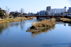川