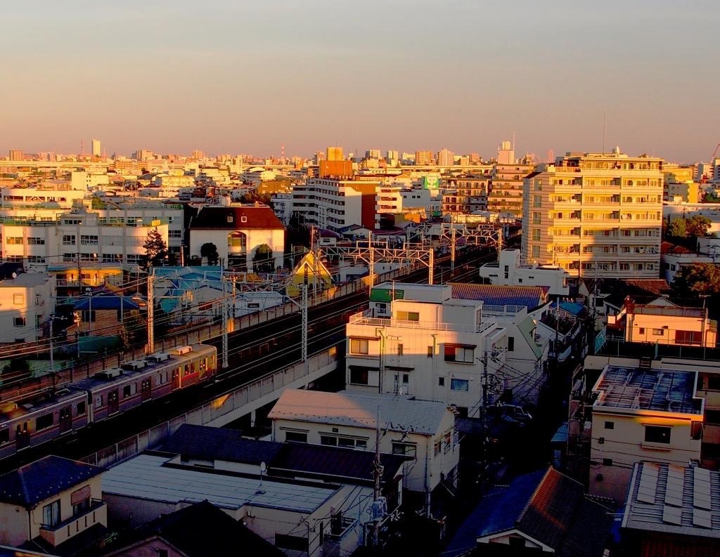 夕方。