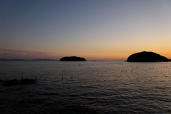 夕の島影