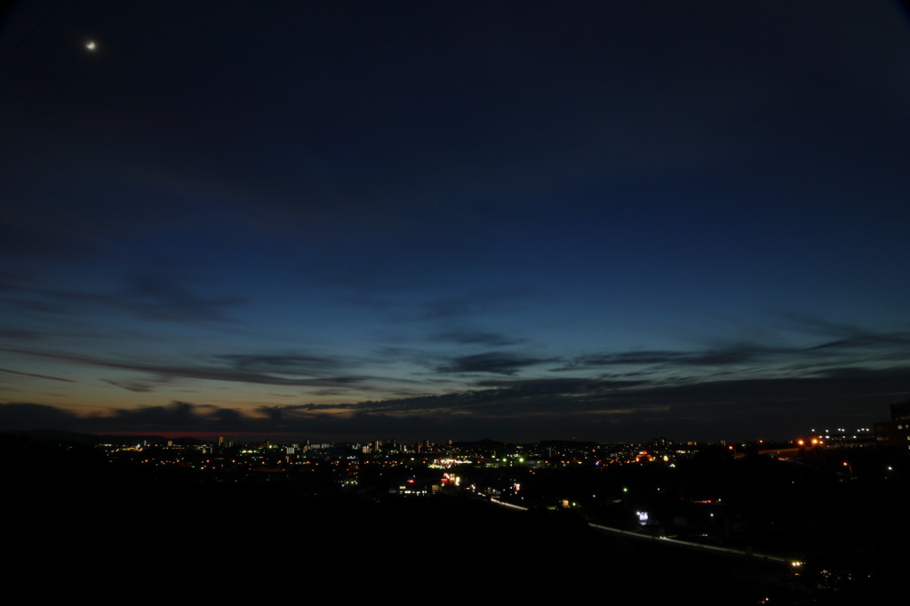 街の夕暮れ