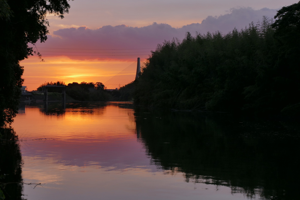 水辺の夕景-1