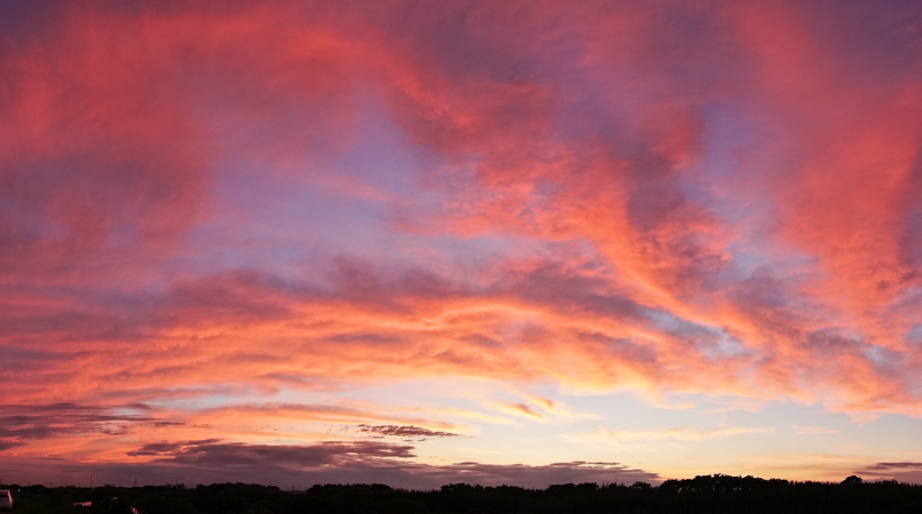 梅雨の夕焼け