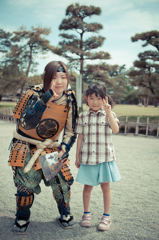女武者とピース