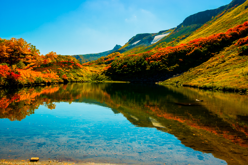 紅葉の水鏡