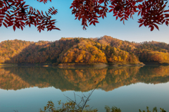 晩秋の桂沢湖