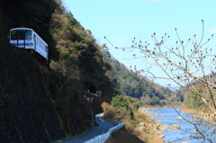 川沿いを走る三江線