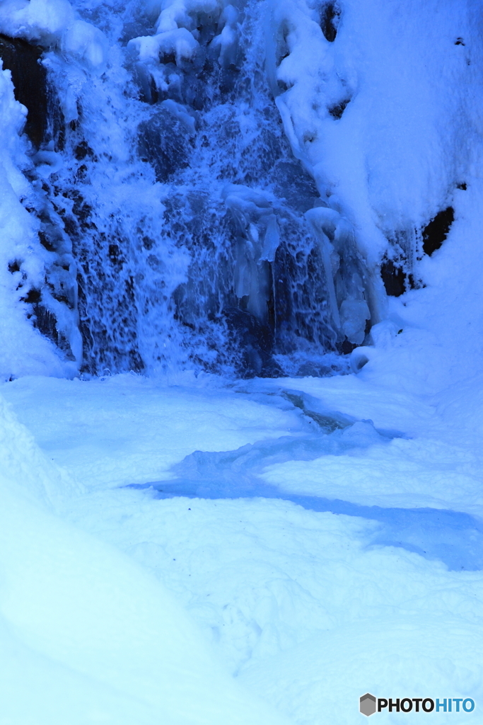 氷結の滝