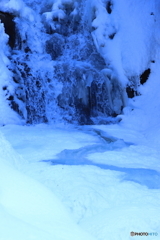 氷結の滝