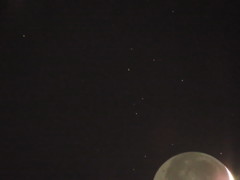 三日月と地球照と恒星群
