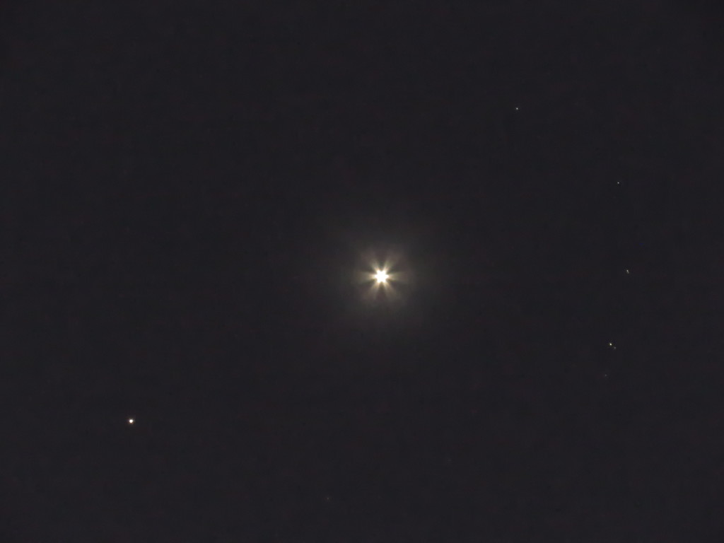金星を取り巻く火星と４恒星