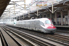 E5とE6通過中