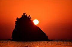 太陽さん。滑り台してる…