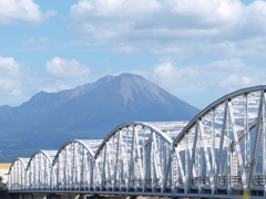 大山と日野橋