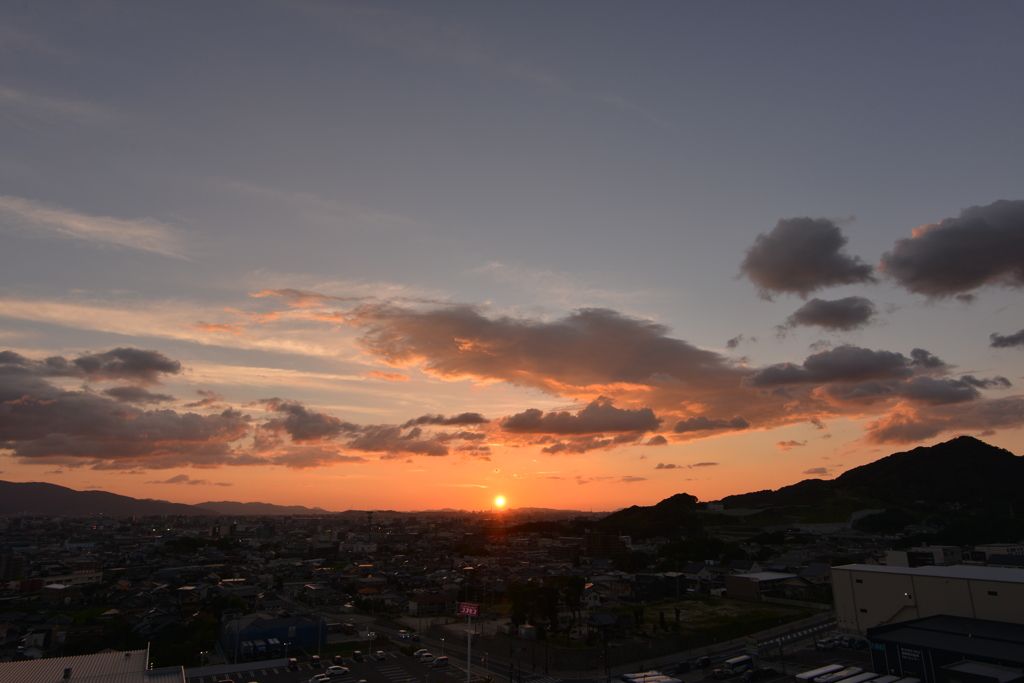 我が街に沈む夕日