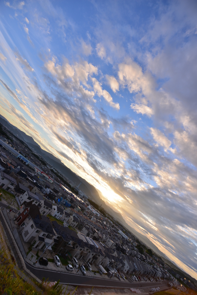 日が昇る住宅街 その５