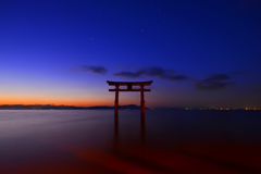 白鬚神社の夜明け