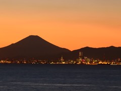 対岸の明かり