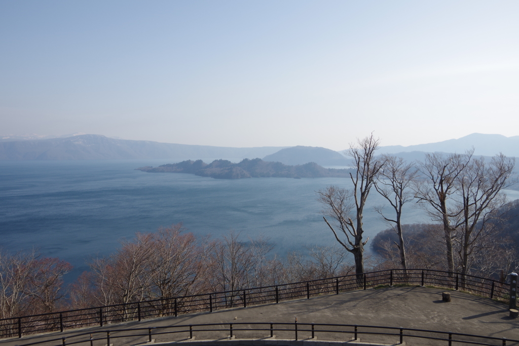 早朝の十和田(18mm)