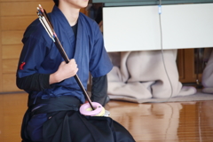 見守り、願う