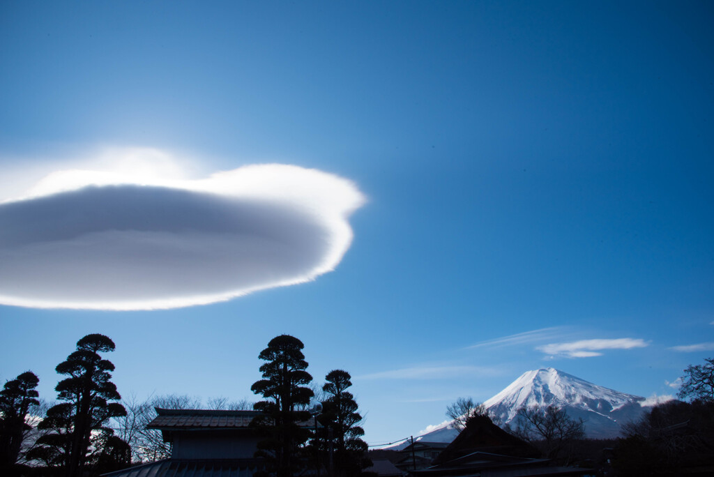 変な雲と富士山