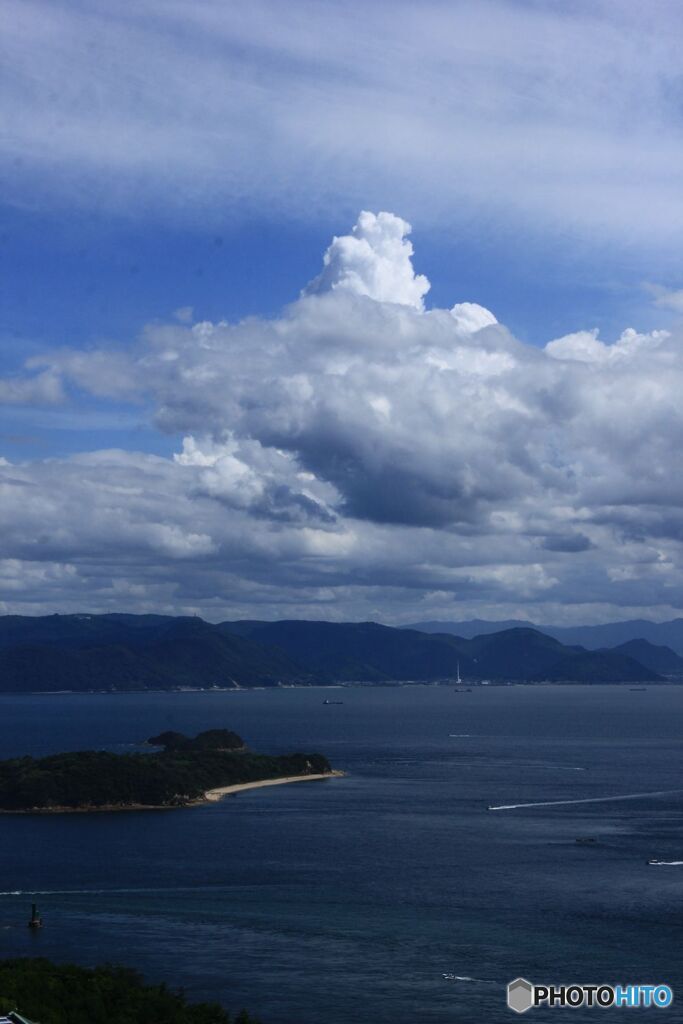 雲と航跡