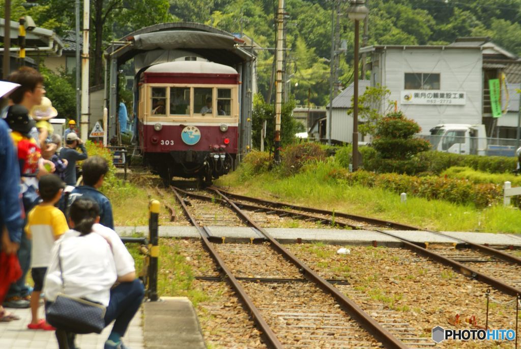 廃線　展示運転　２　　列車を待つ