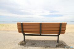 海辺のベンチ