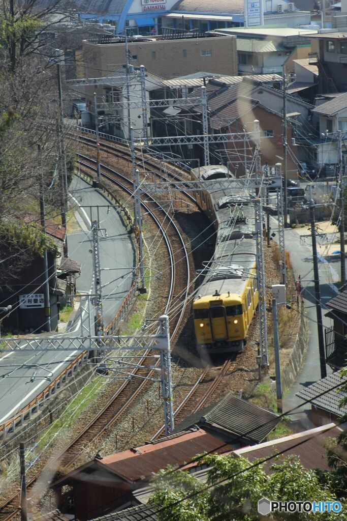 下りの黄色い普通列車