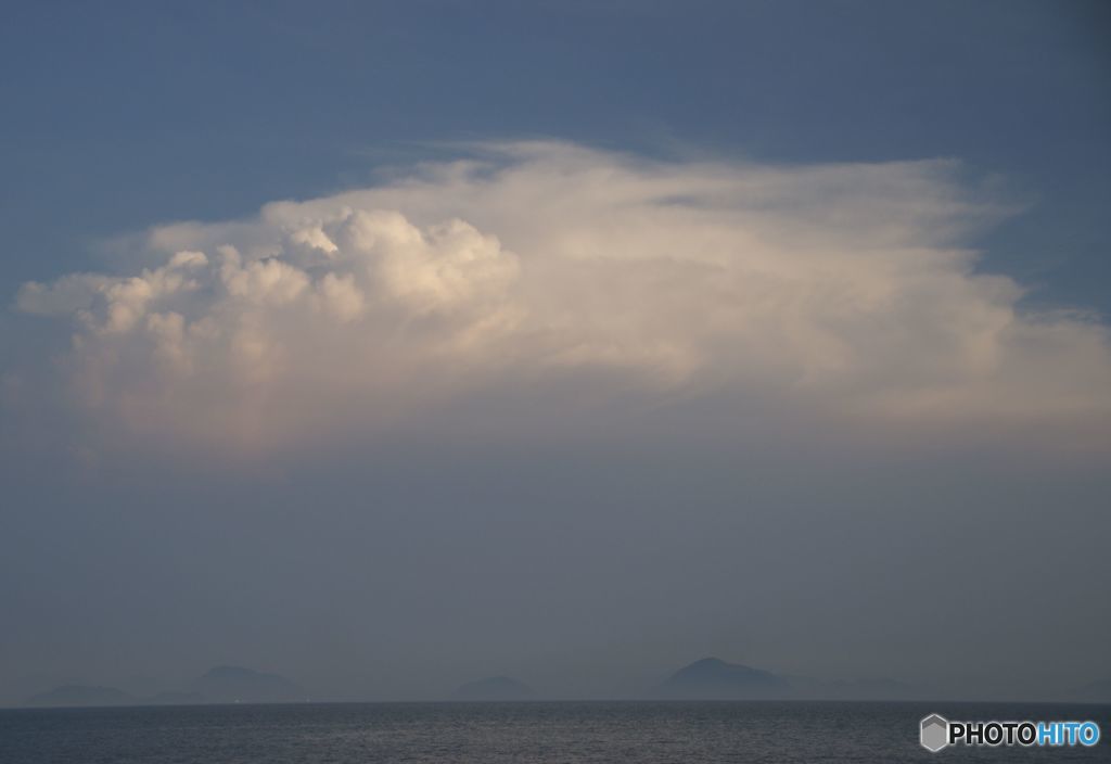 蔵出し　：　霞む瀬戸内の島