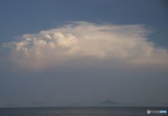 蔵出し　：　霞む瀬戸内の島