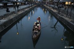 夕暮れの川船下り