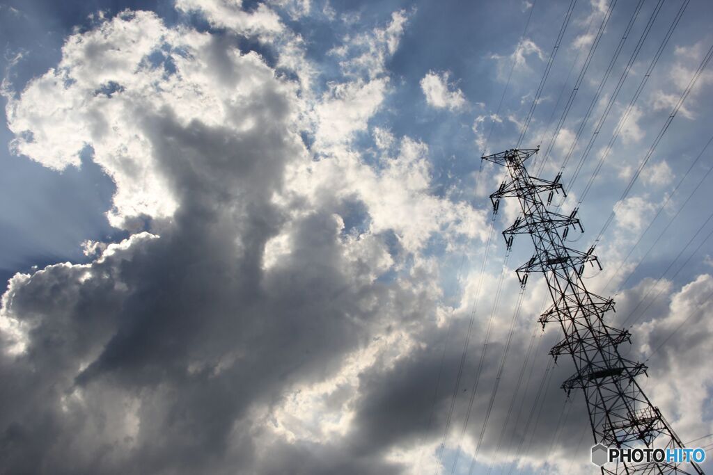 鉄塔と雲