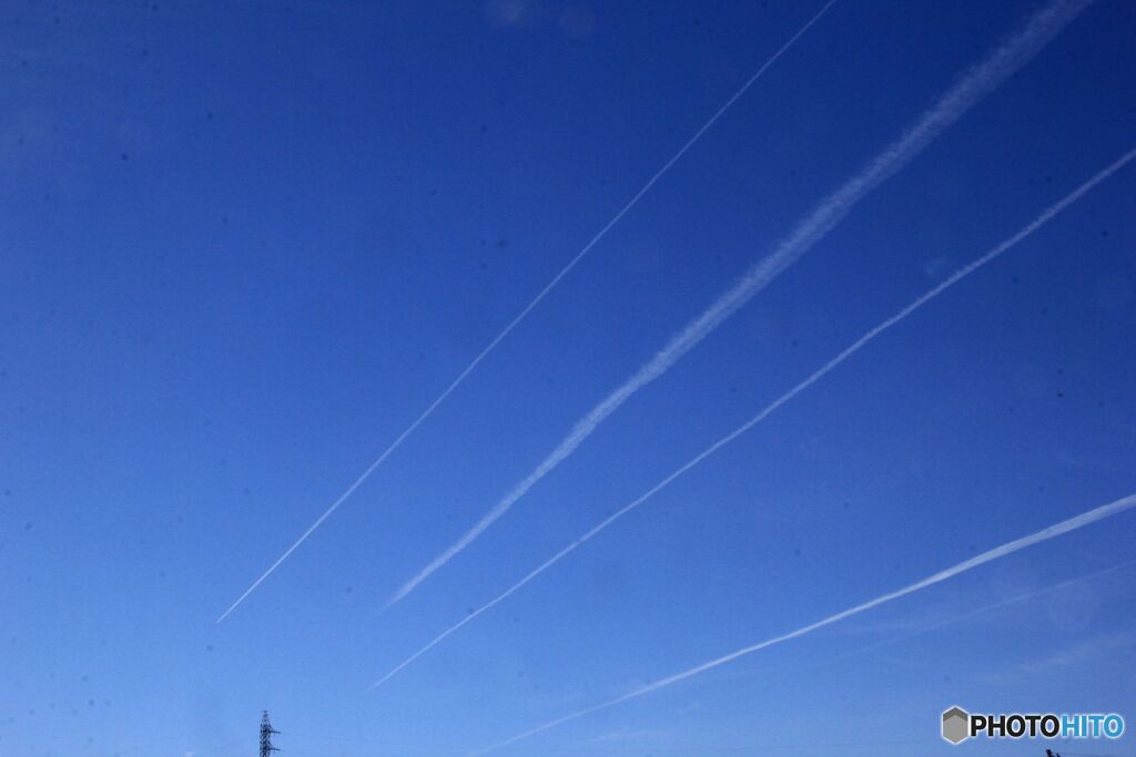 飛行機雲。古い写真から