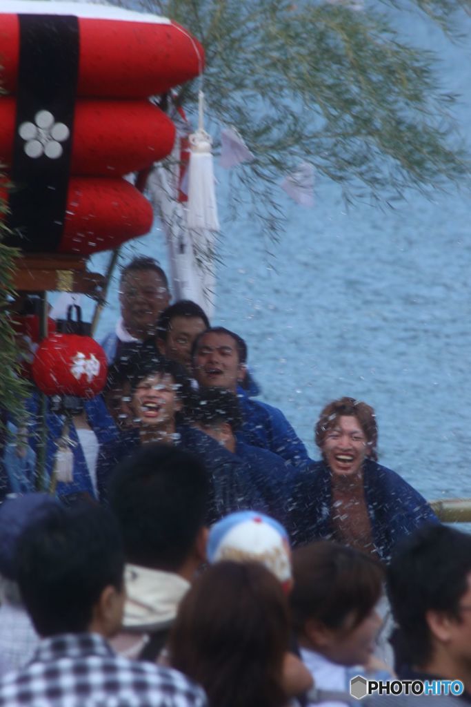 勢いづけに　海水を