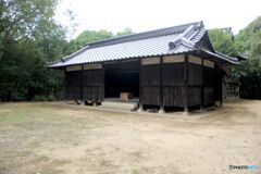 氏神の八幡宮拝殿