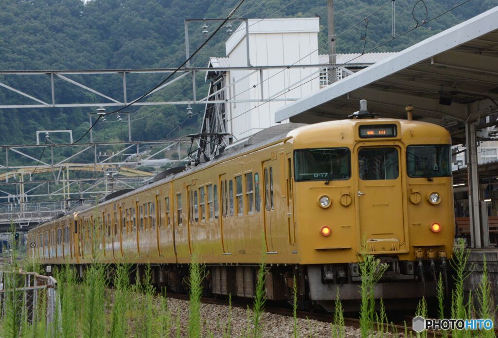 停車　５７１１Ｍ　　115系　前　Ｄ－１４編成　3両　後ろ　Ｄ－１７編成　3両