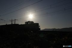 DE10  朝日をバックに