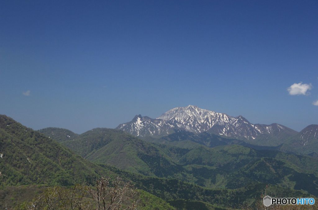 　残雪の大山