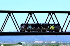 鉄橋を渡る　井原鉄道
