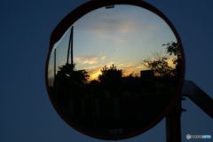 ミラーに映る夜明け