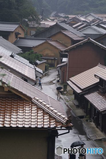 　蔵出し　　　雨の石見銀山  大森町