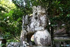 惣社八幡宮　拝殿前の狛犬（左側）