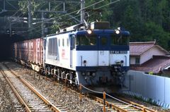 トンネルから出た EF64-1020