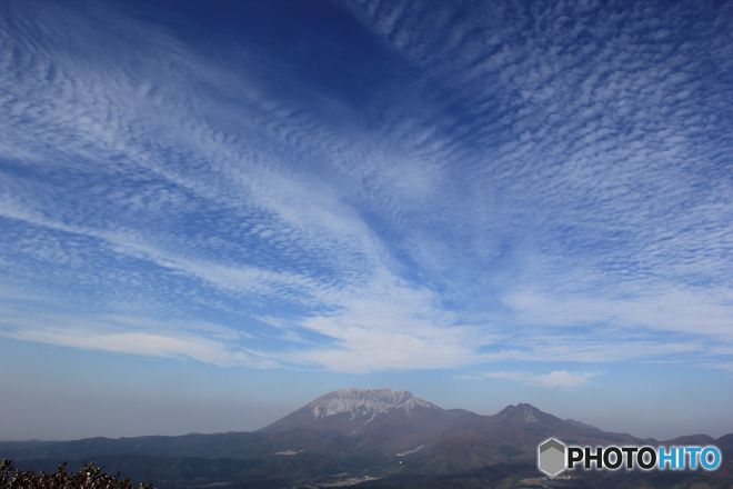 大山と秋の雲