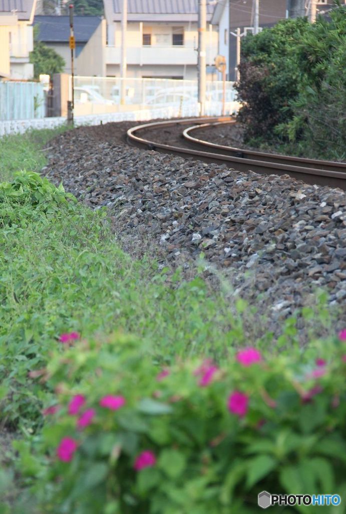 　　夕暮れ時の線路