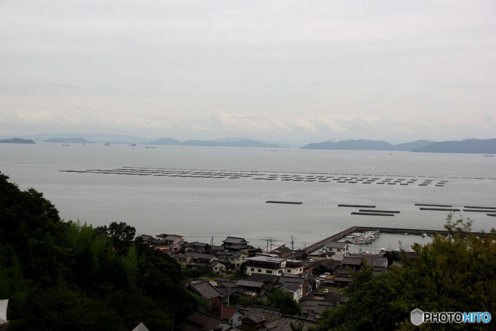 牡蠣棚の見える風景