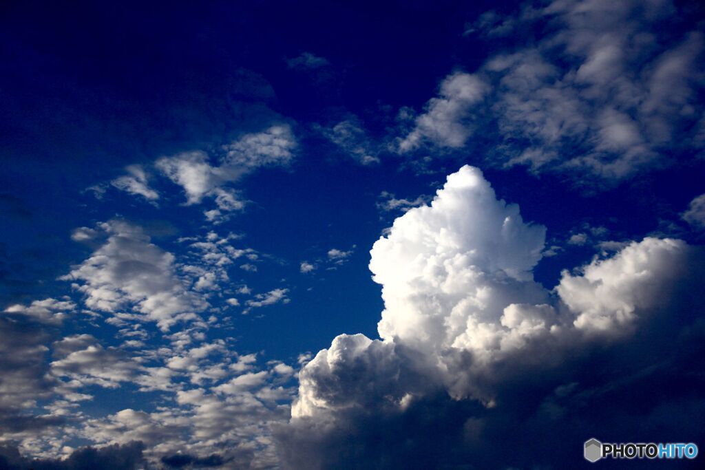 湧く夏の雲