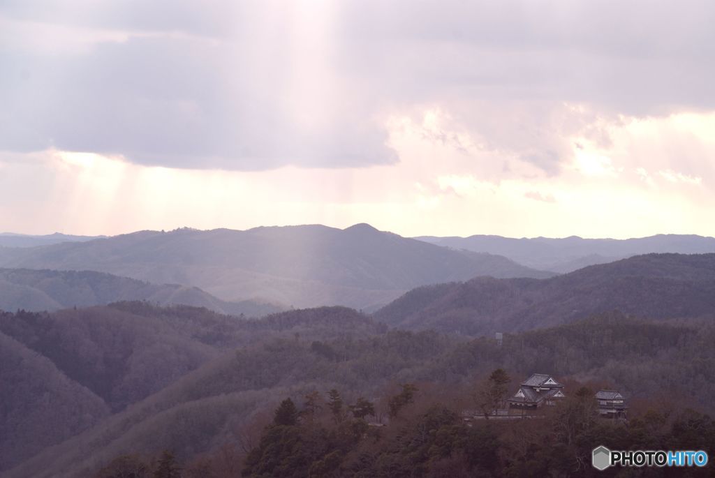 光芒と備中松山城