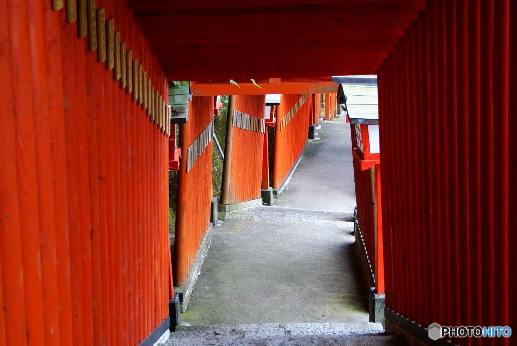 稲成神社の赤い鳥居