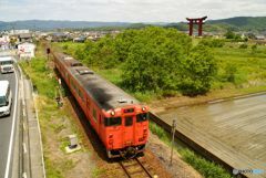 大鳥居とキハ４７